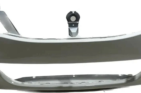 Бампер без птф. Renault Logan 10-13 Россия (Белый лед) Дисконт 20% (Сломано ухо)